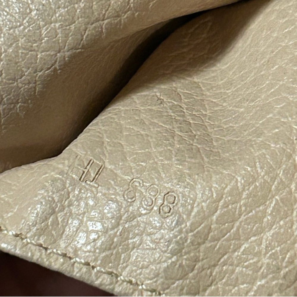 Louis Vuitton Trousseau Toiletry
Pouch Monogram 23 Brown Clutch with COA - Picture 6 of 12